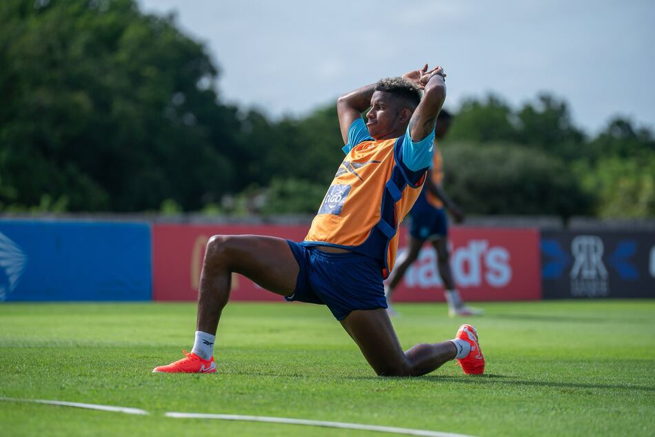 Fidel Escobar reconoce la calidad de José Córdoba, Edgardo Fariña y Carlos Harvey  