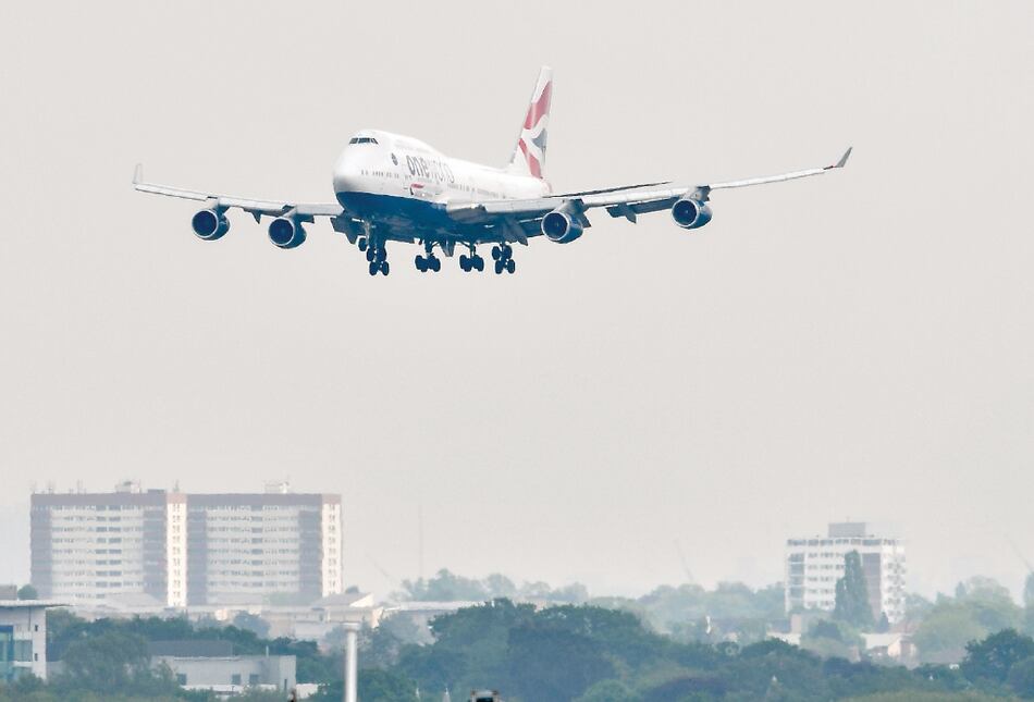 Empresas de turismo y ocio negocian para mitigar crisis