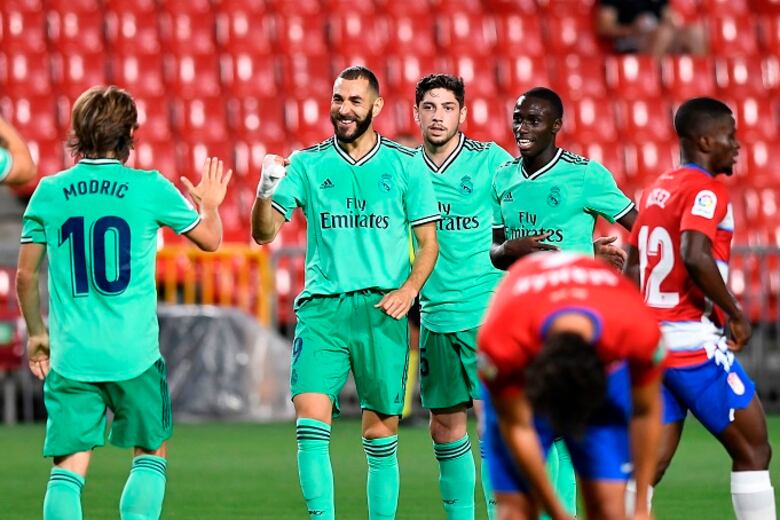 Real Madrid gana con sufrimiento y se coloca a un paso de conquistar la Liga