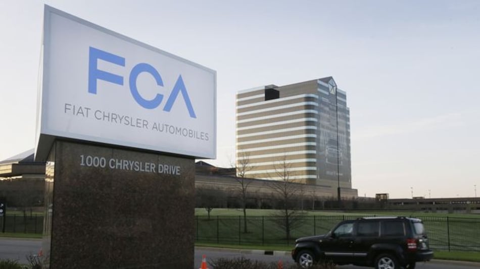 Fiat Chrysler retira 1.4 millón de vehículos por 'hackers'