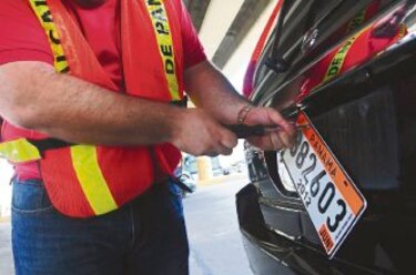 ATTT critica a municipios por entrega de placas