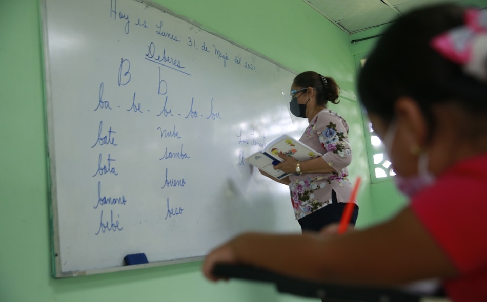 3 mil 55 escuelas brindan clases presenciales en el país: Unicef