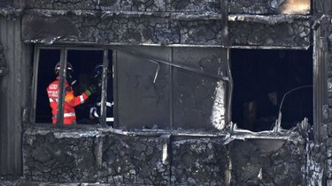 Cifra de muertos por incendio en edificio de Londres sube a 30