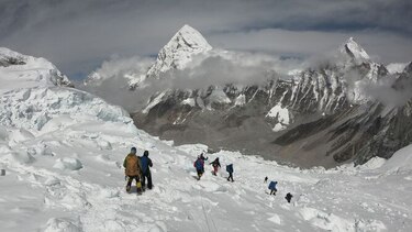 Otros tres muertos en el Everest, siete en lo que va de temporada