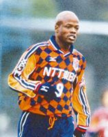 Jorge Dely Valdés viaja hoy al Japón