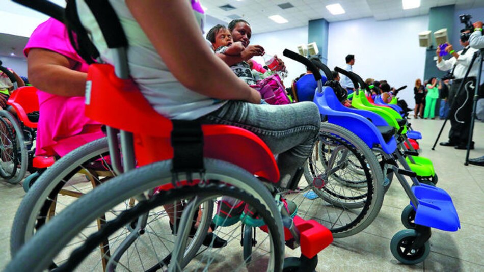 Donan sillas de ruedas para niños