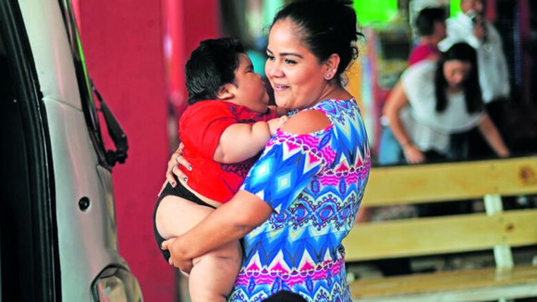 Luisito, el risueño bebé de 28 kilos