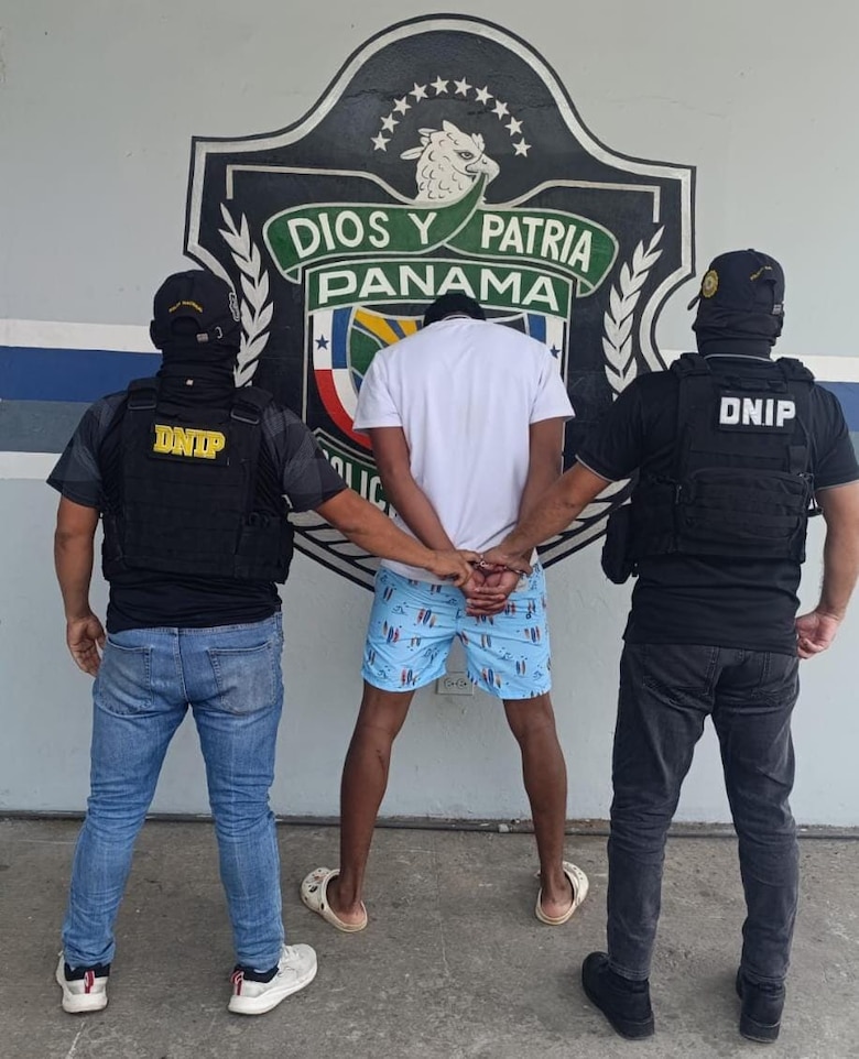 Imputan cargos y ordenan la detención de dos hombres implicados en la muerte de Esteban De León