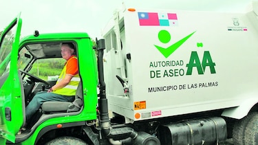 Autoridad de Aseo entrega 64 camiones