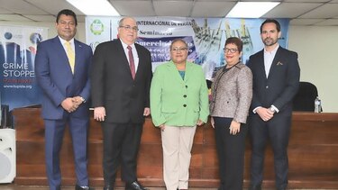 Seminario sobre comercio ilícito y su impacto en el blanqueo de capitales