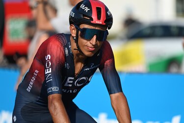 Egan Bernal volverá al quirófano por su accidente cuando acabe la temporada