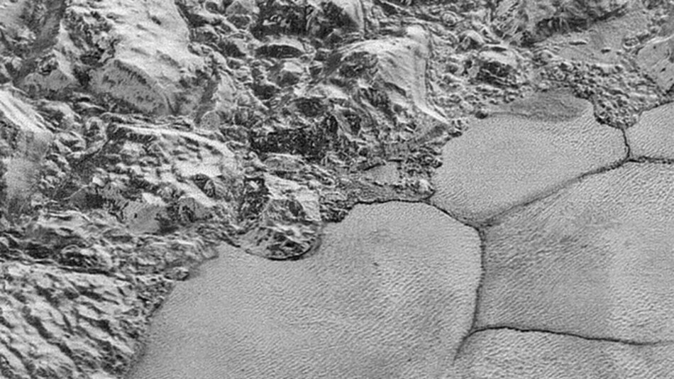 NASA publica las mejores fotos de Plutón