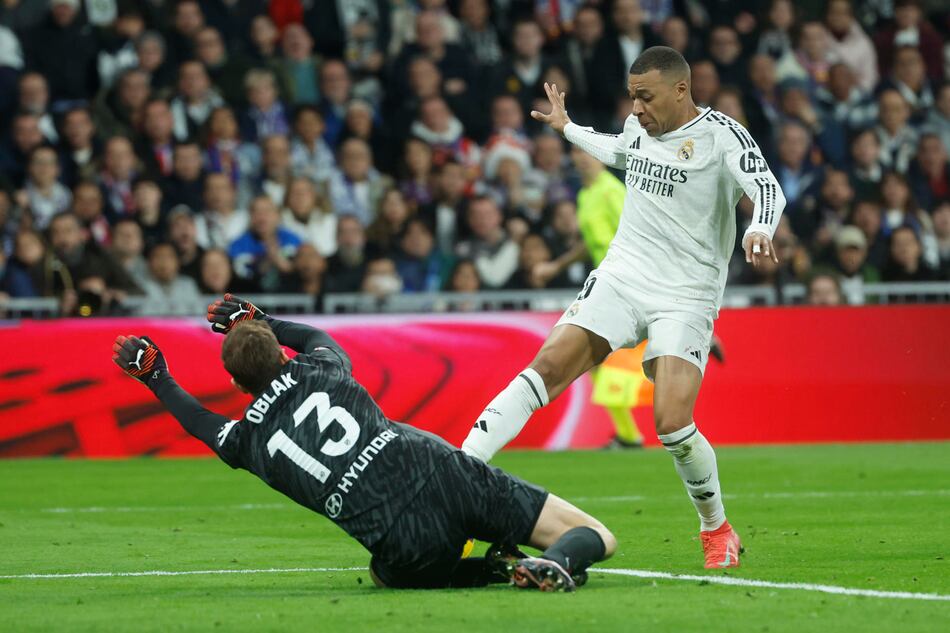 Mbappé iguala el gol de Julián Álvarez y el derbi acaba en empate