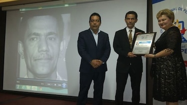 Conape reconoce labor periodística de Juan Manuel Díaz