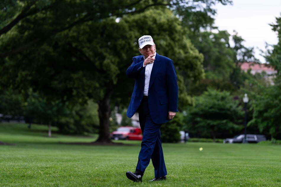 Trump medita retirar otros 3,000 millones de dólares en subvenciones a Harvard