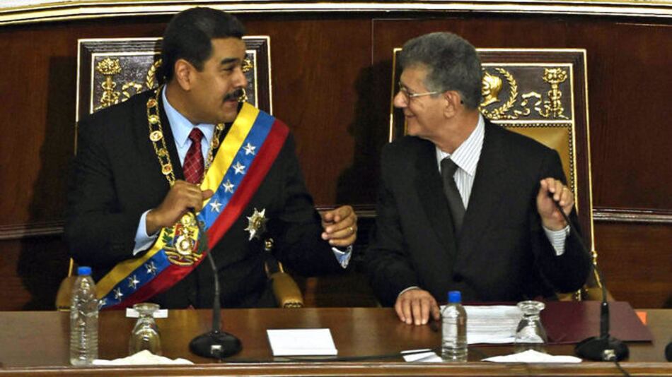 Maduro comparece por primera vez ante Parlamento dominado por la oposición