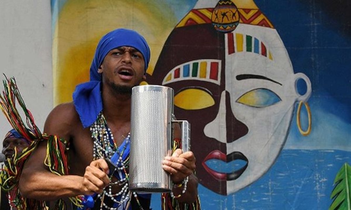 La música del ritmo punta, adoptado de la música garífuna, es muy popular en el país centroameri