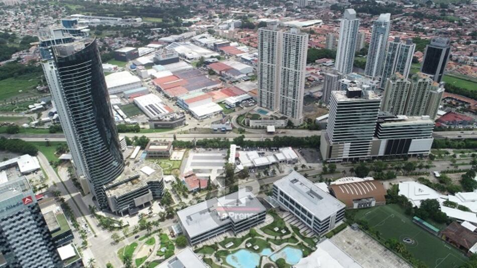 Standard & Poors rebaja calificación de riesgo a Panamá