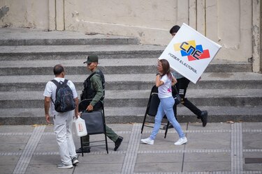 Jóvenes antichavistas denuncian irregularidades en el proceso de inscripción de votantes