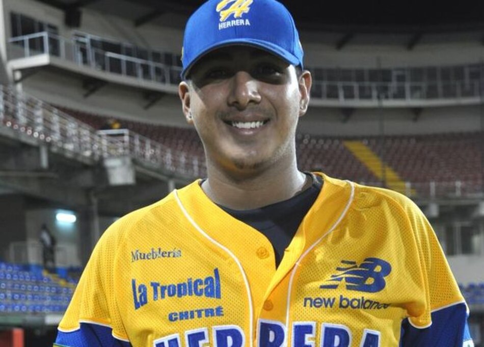 Panameño Javier Alexander García firma con los Marlins