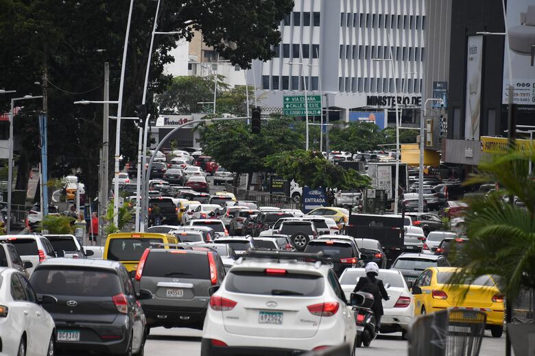 Califican de inviable anteproyecto que busca devolución del 50% de la prima de autos