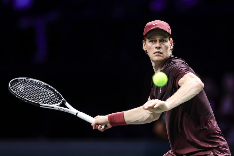 Sinner brilla en París y avanza con paso firme