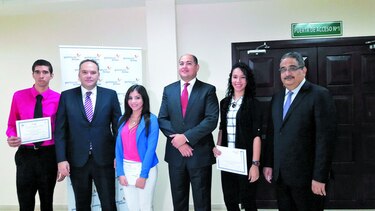 Entrega de becas