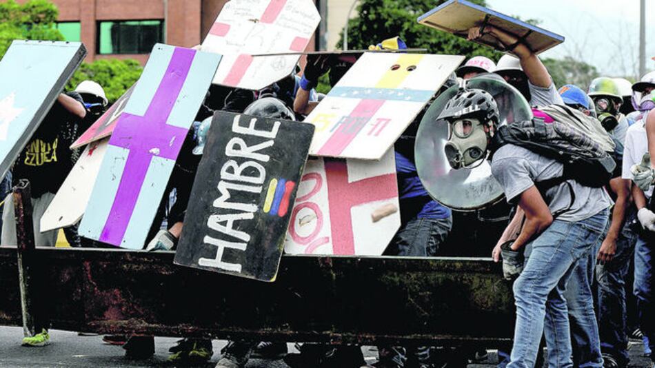 Arrestos y rechazo a constituyente