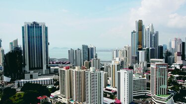 Bancos grandes, en mejor posición