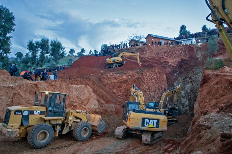 Murió Rayan, el niño marroquí que estuvo atrapado en un pozo durante cinco días