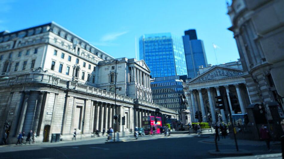 Londres prevé subir sus tasas