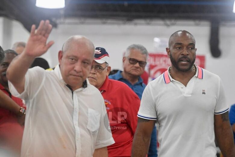 El diputado Crispiano Adames se postula como aspirante presidencial para las primarias del PRD