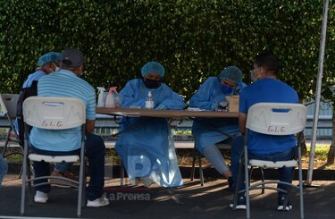 El grupo de 20 a 39 años registró la mayor disminución de casos de la Covid-19 en dos semanas