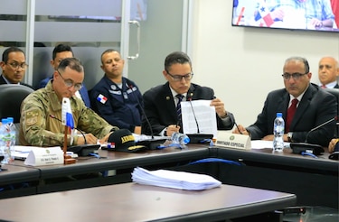 Siete instituciones públicas se gastan 168.9 millones de dólares en seguros privados