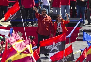 Maduro se estrena como candidato bailando reguetón y prometiendo una tunda