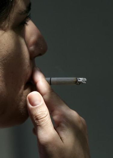 Nuevos reglamentos para luchar contra el tabaquismo entre los adolescentes