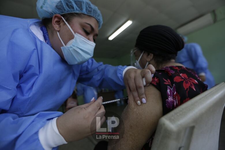Primera jornada en San Miguelito cierra con 8,250 personas vacunadas contra la Covid-19