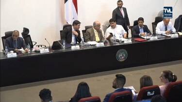 Comisión de Gobierno sesiona para analizar propuesta de ley de amnistía que beneficiaría a Martinelli y Varela.