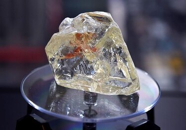 Hallan un enorme depósito de diamantes bajo la superficie terrestre