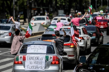 Caravana de autos para protestar contra López Obrador en Ciudad de México