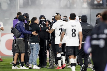Dos hinchas mueren tras choques entre seguidores y policías en Copa Libertadores