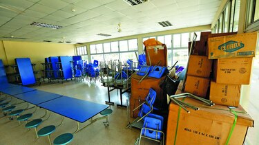 Escuela modelo, a media máquina