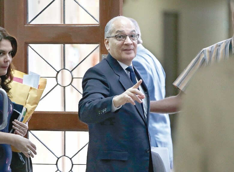 Rigoberto González no está impedido para investigar a Kenia Porcell