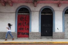 Una obra que reta las leyes universales