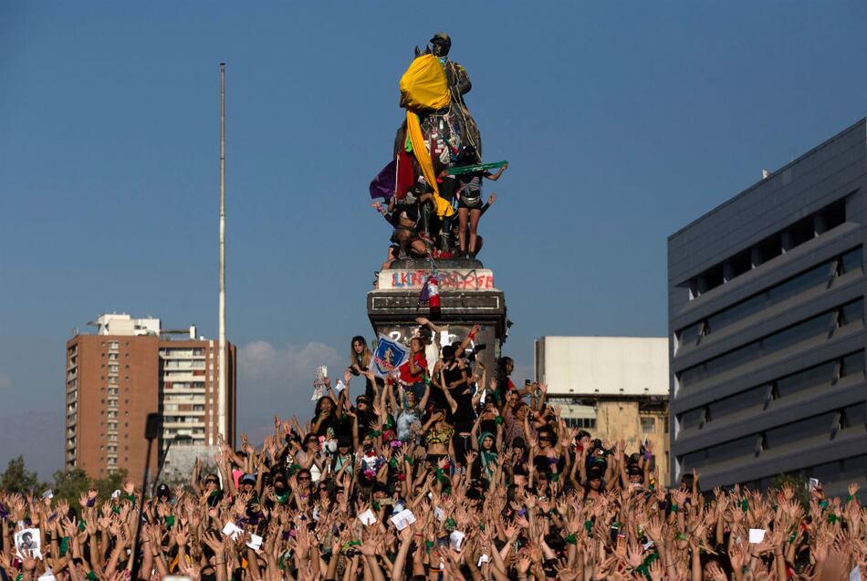 ‘Y la culpa no era mía’: chilenas se vuelcan a confesar sus historias de abusos