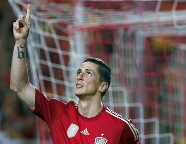 España vence 2-0 a Bolivia en un partido amistoso