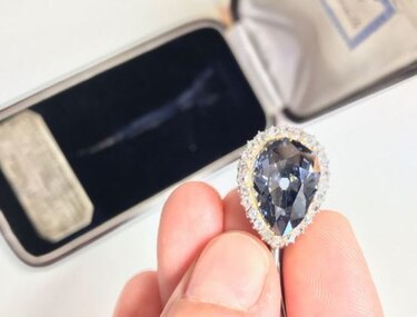 Tres diamantes se venden por 24.1 millones de dólares en subasta