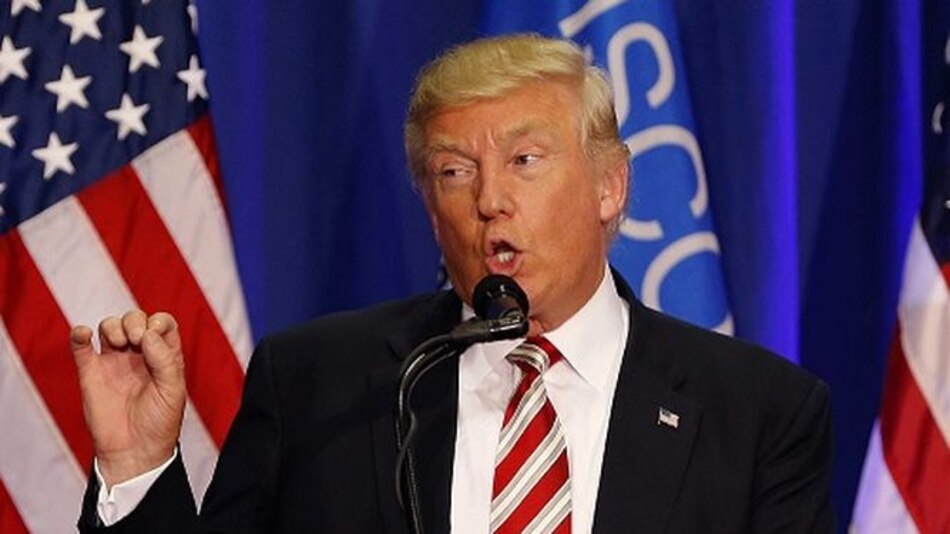 Donald Trump se reúne con asesores hispanos