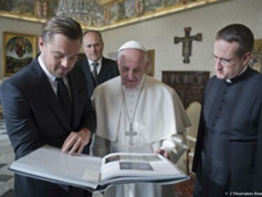 Papa recibe a Leonardo DiCaprio para hablar de defensa del medioambiente