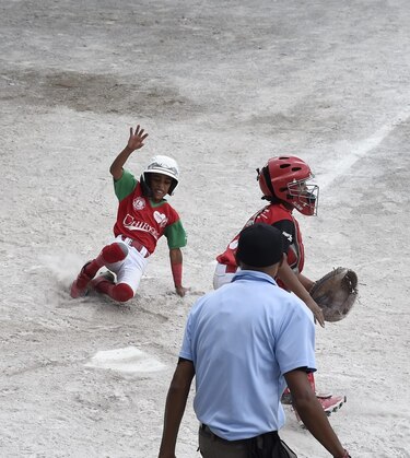 Axel Valdez lanzó un juego perfecto en la semifinal del campeonato preinfantil